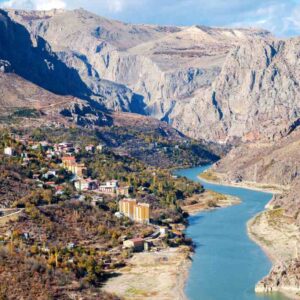 Karanlık Kanyon (Dark Canyon)