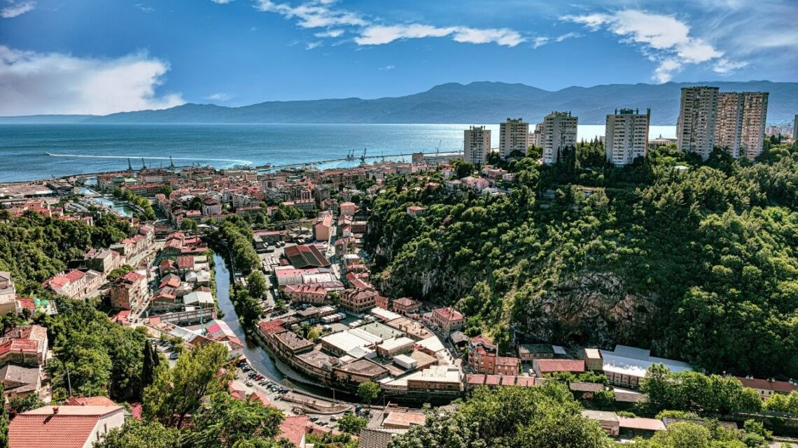 Rijeka, Chorwacja, Chorwacja wakacje, Chorwacja atrakcje, Chorwacja zwiedzanie, Chorwacja plaże, Chorwacja wyspy, Adriatyk, Dalmacja, Istria, Kvarner, Chorwacja zabytki, Chorwacja turystyka, Bałkany, wakacje Chorwacja, podróże Chorwacja