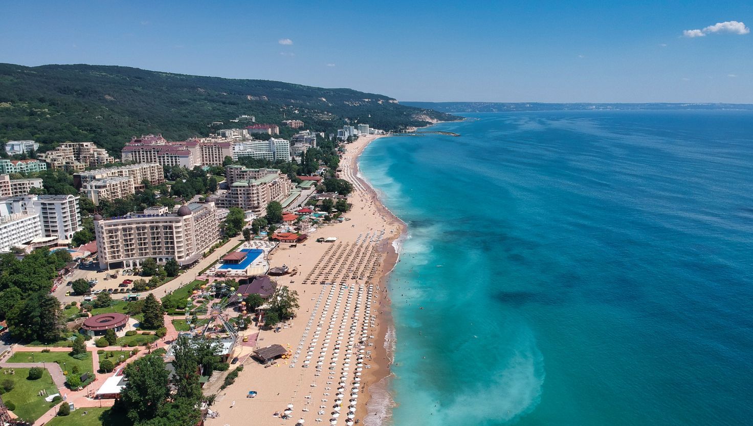 Złote Piaski pogoda – kiedy jechać, by słońce świeciło najpiękniej?