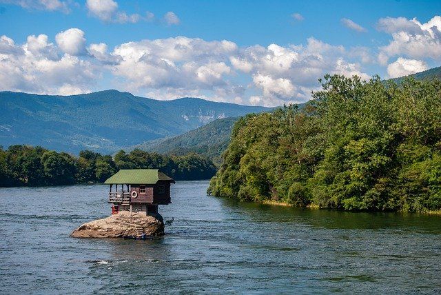 Dom na rzece Drina