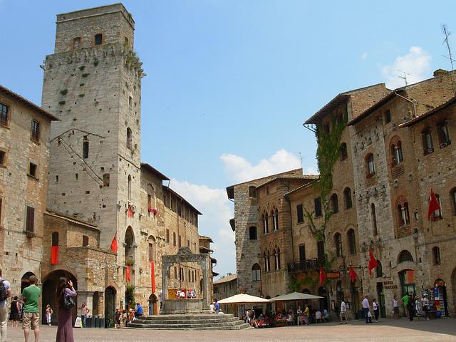 Malownicze uliczki Starówki San Gimignano